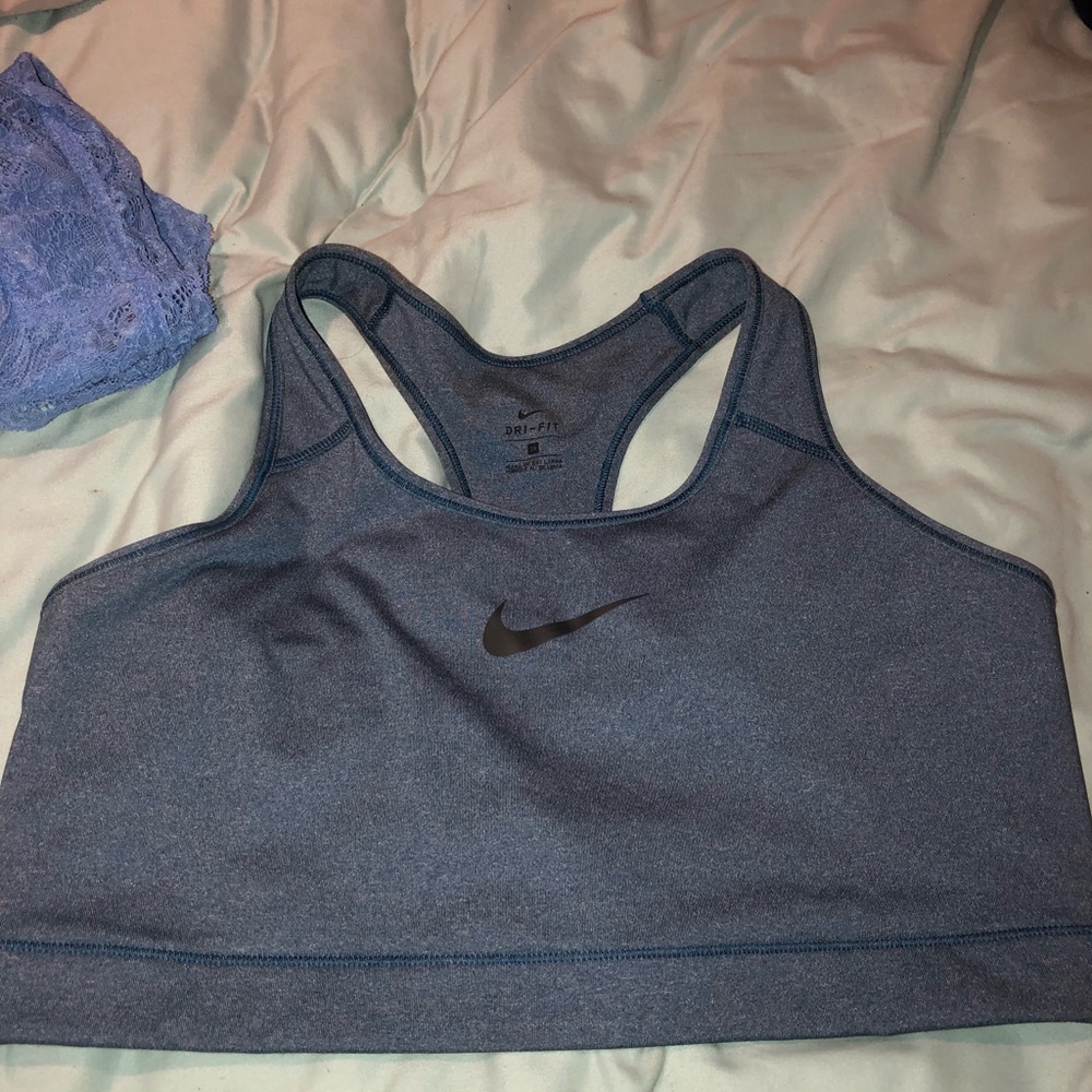 Nike athletic sports bra